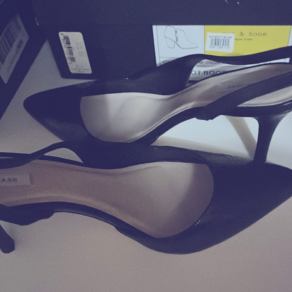 Cole Haan Black pumps - Picture 2 of 8